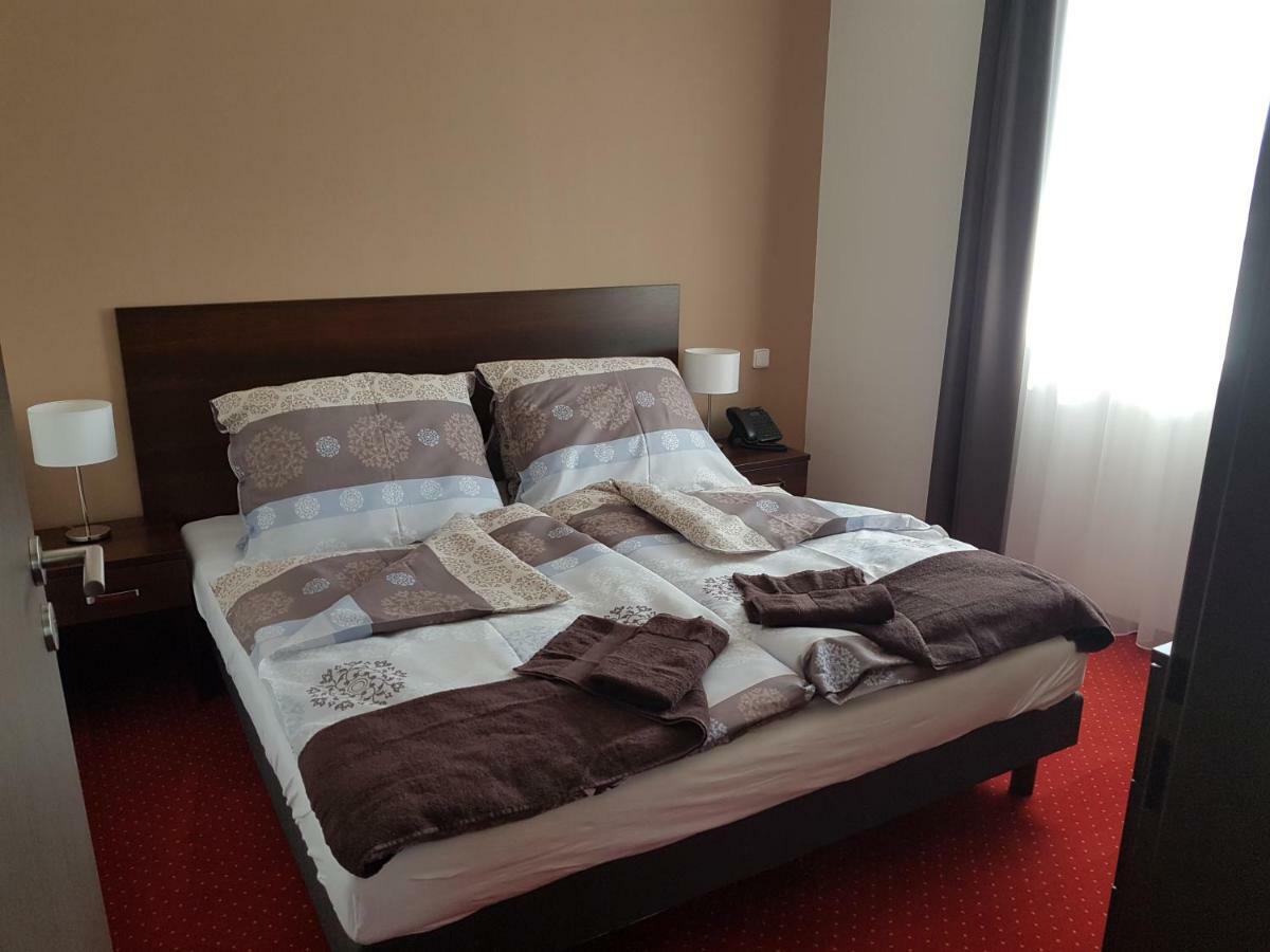 Wellness Hotel Harmonie Třeboň Eksteriør billede