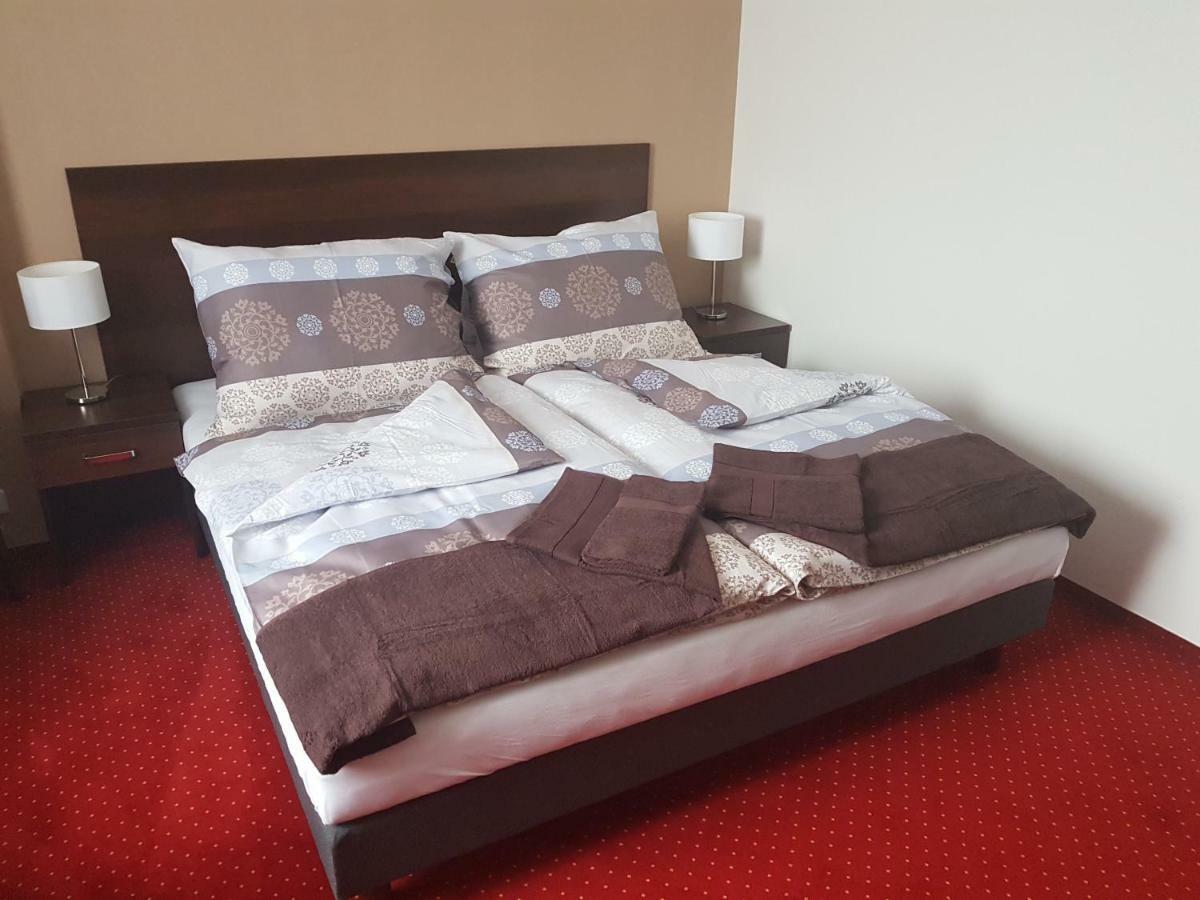 Wellness Hotel Harmonie Třeboň Eksteriør billede